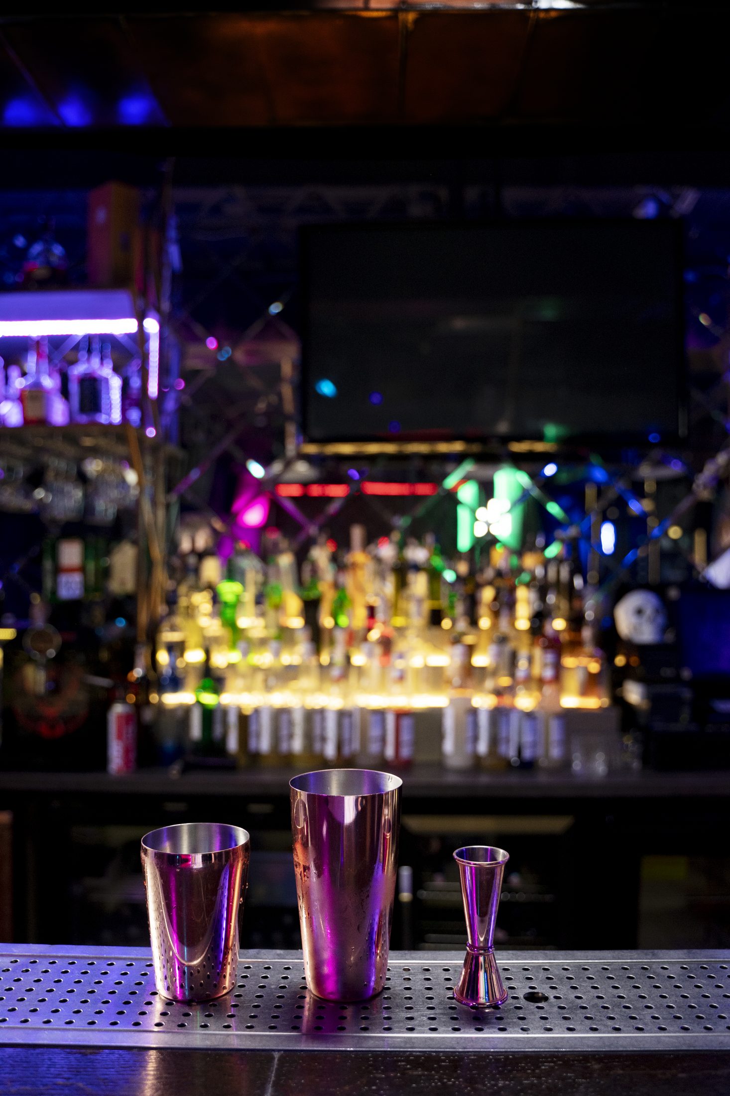 nightlife-party-with-drinks-bar.jpg